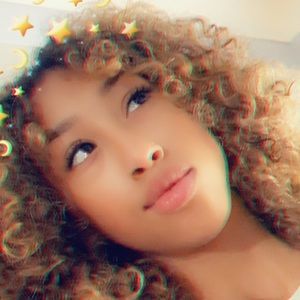 Meet your Posher, Mia